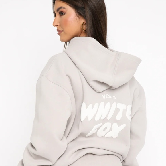 New White Fox Matching Beige Set🤍 - Picture 3 of 4